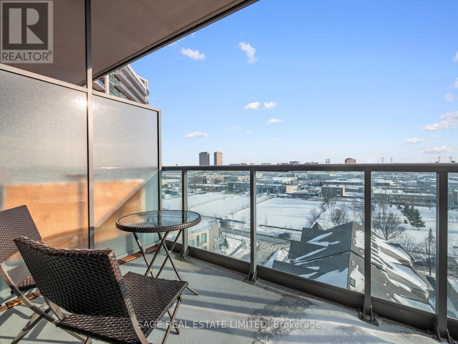 909 - 35 BRIAN PECK CRESCENT Image 24