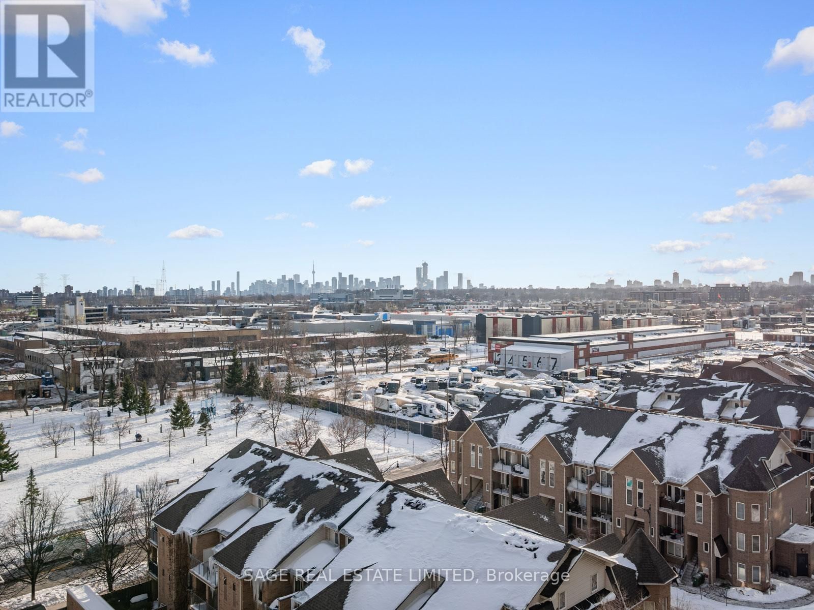 909 - 35 BRIAN PECK CRESCENT Image 25