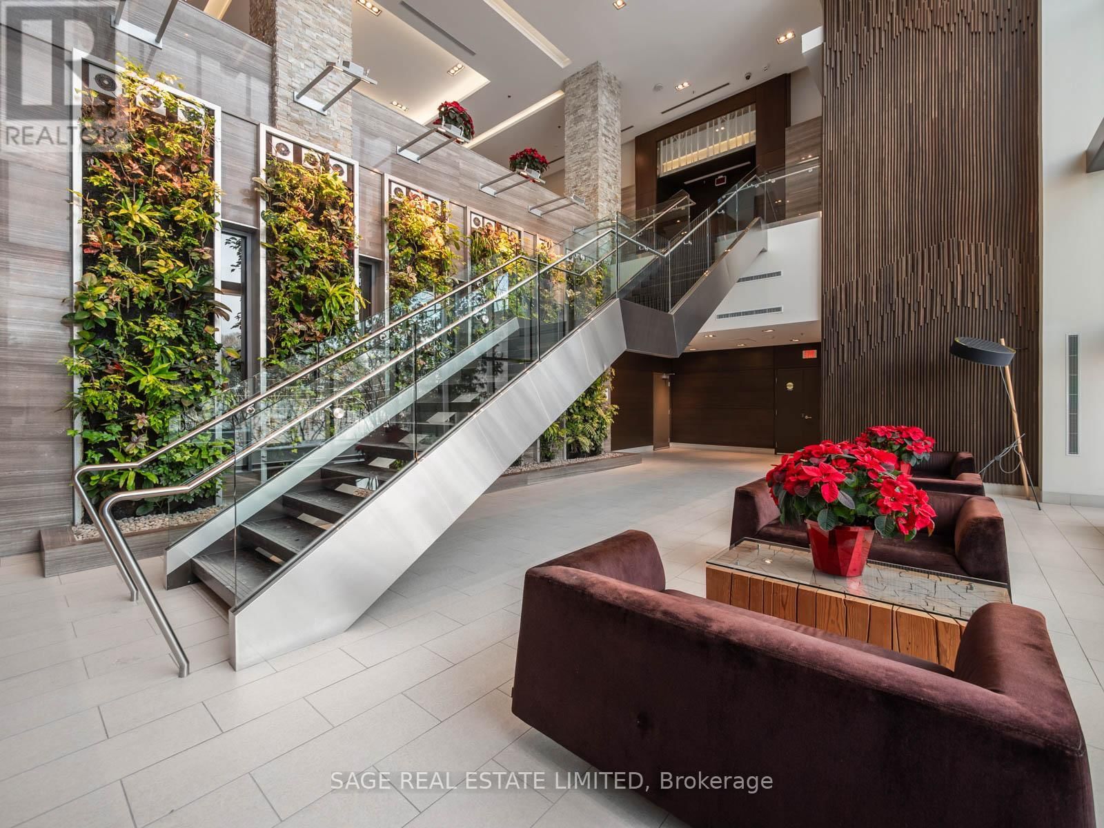 909 - 35 BRIAN PECK CRESCENT Image 27