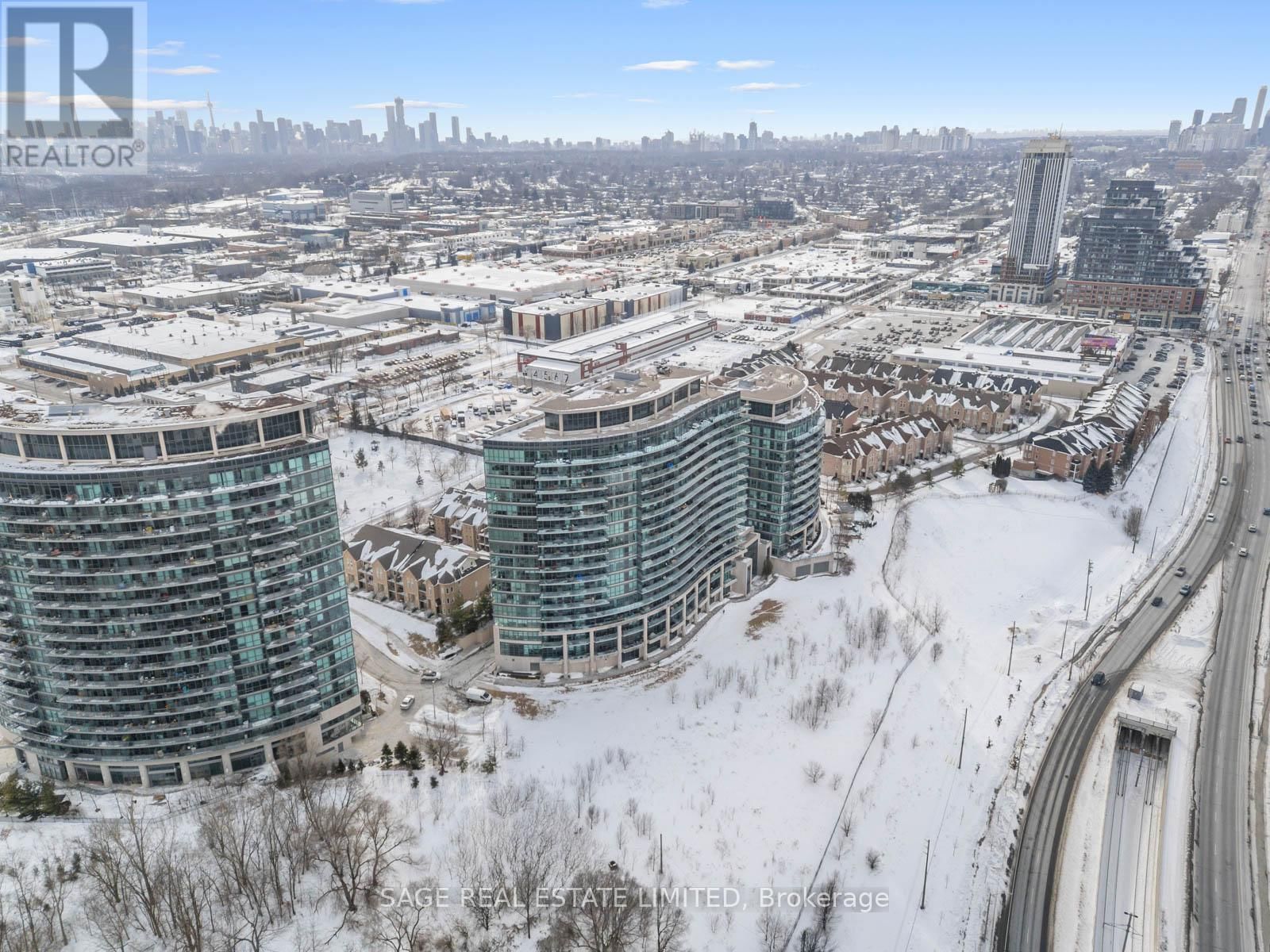 909 - 35 BRIAN PECK CRESCENT Image 34