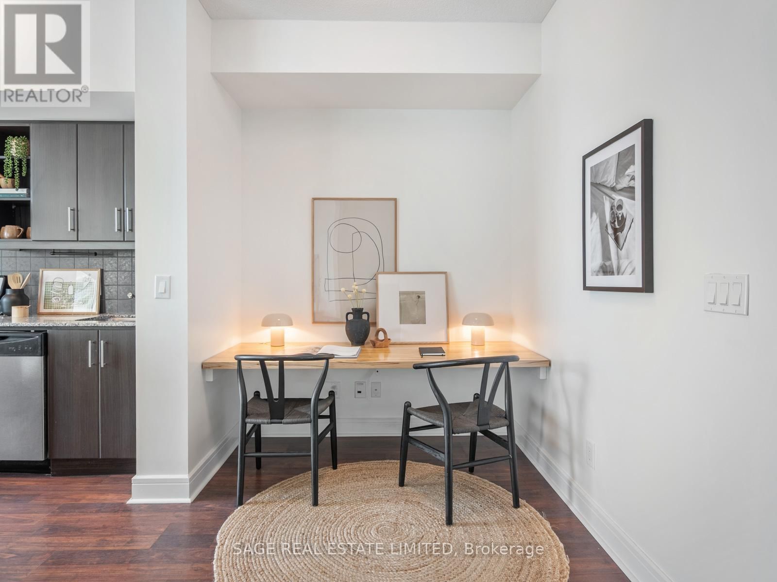 909 - 35 BRIAN PECK CRESCENT Image 7