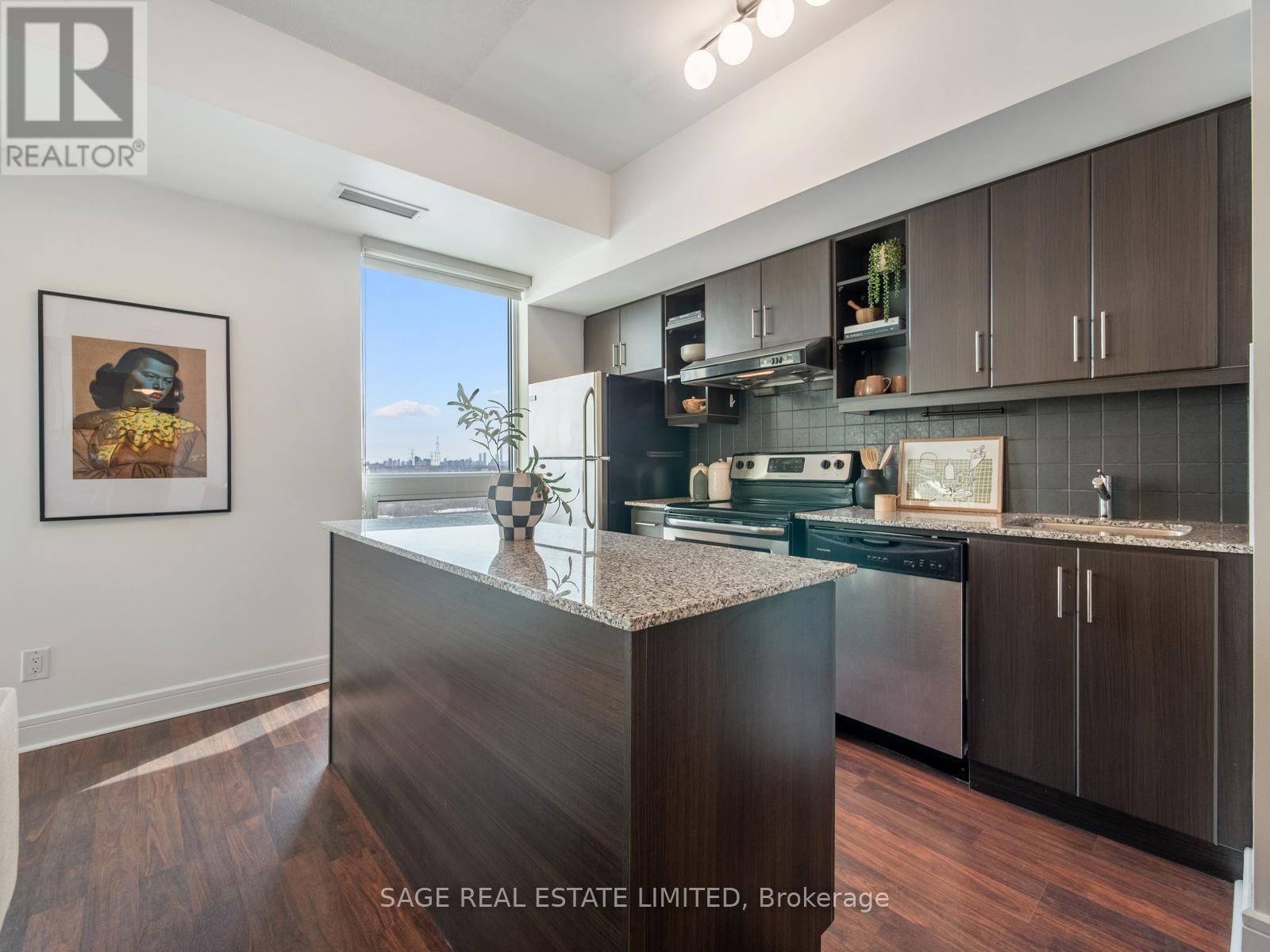 909 - 35 BRIAN PECK CRESCENT Image 9