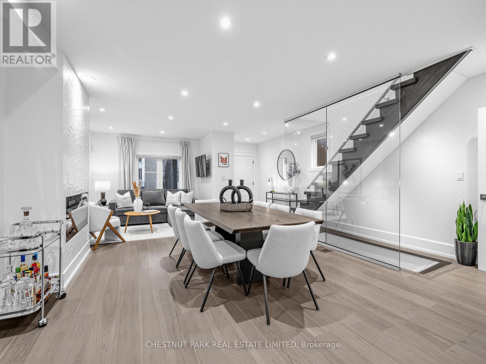 209 ROBINA AVENUE Image 12