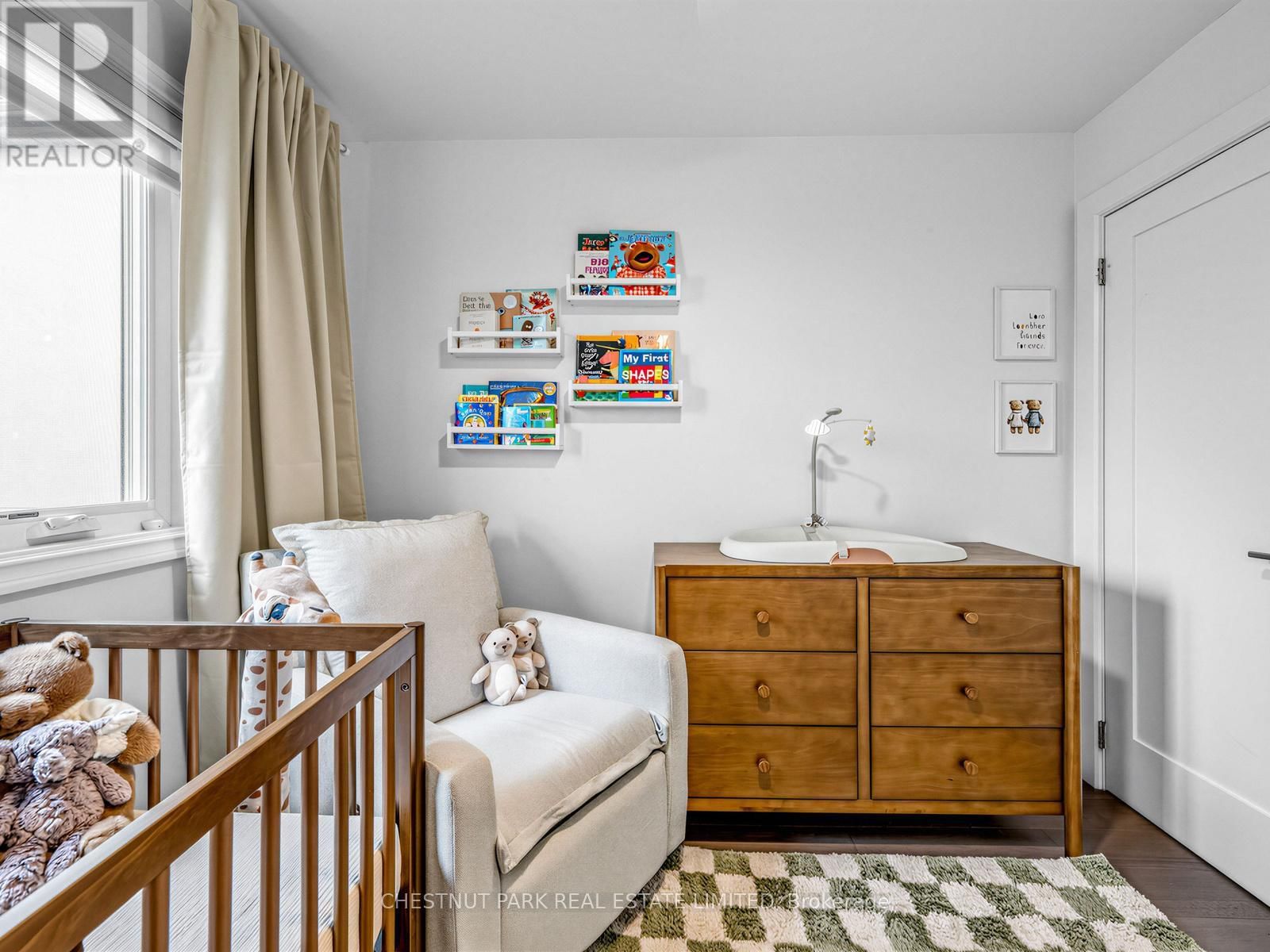 209 ROBINA AVENUE Image 28