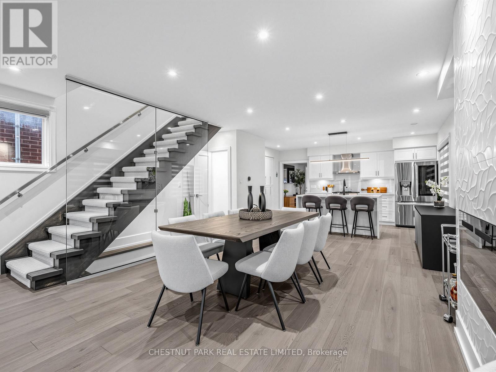 209 ROBINA AVENUE Image 7