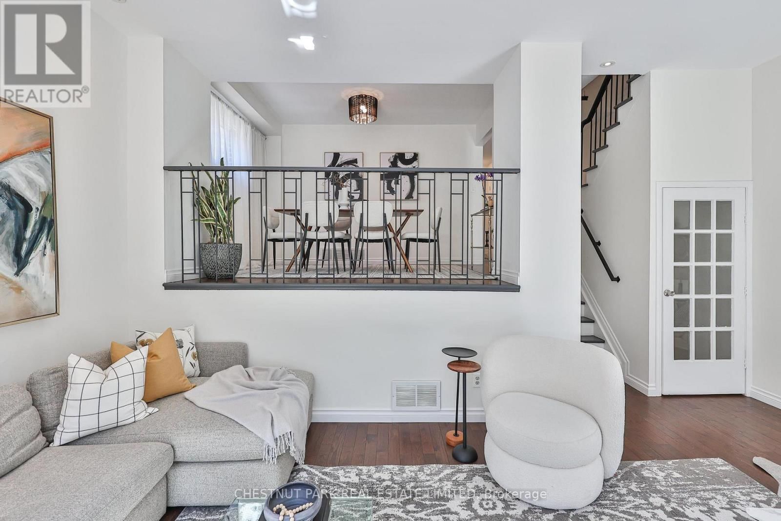 54 LOGANBERRY CRESCENT Image 10