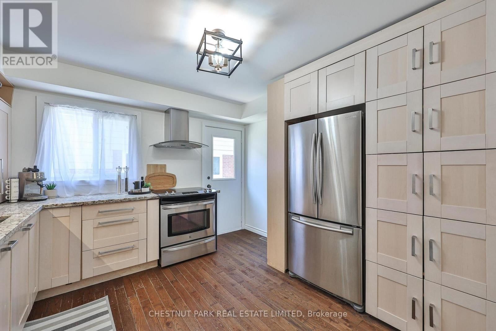 54 LOGANBERRY CRESCENT Image 14