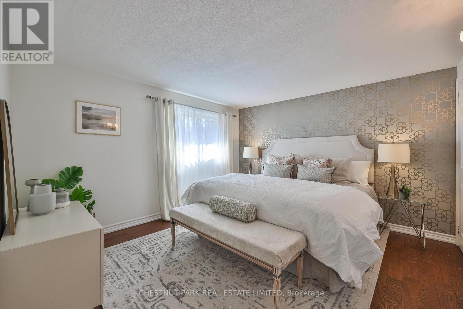 54 LOGANBERRY CRESCENT Image 15