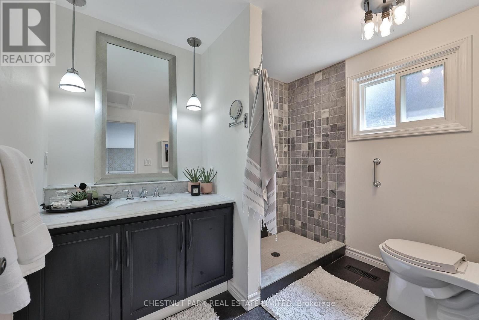 54 LOGANBERRY CRESCENT Image 16