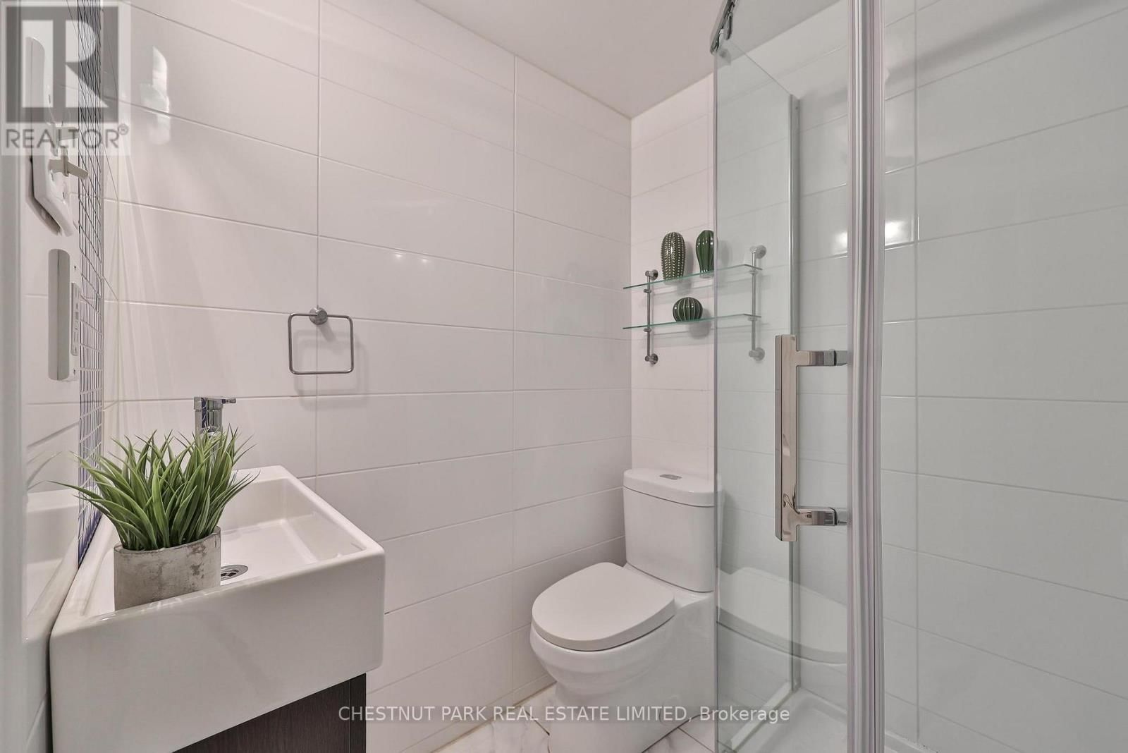 54 LOGANBERRY CRESCENT Image 20