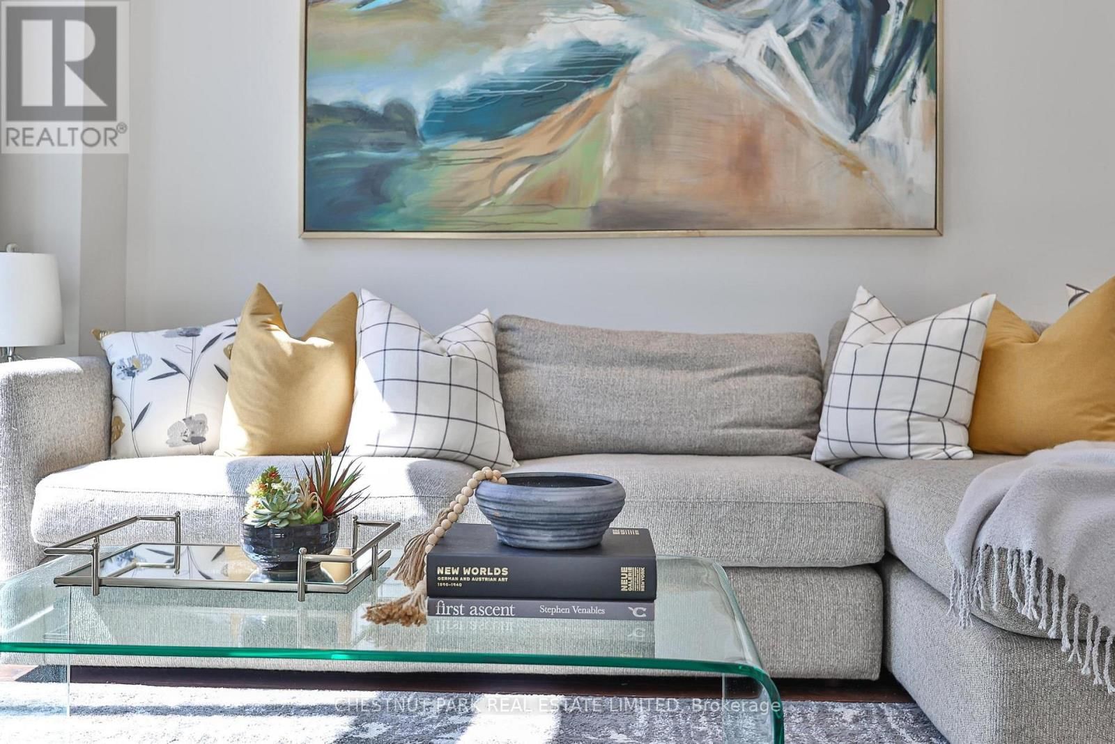 54 LOGANBERRY CRESCENT Image 5