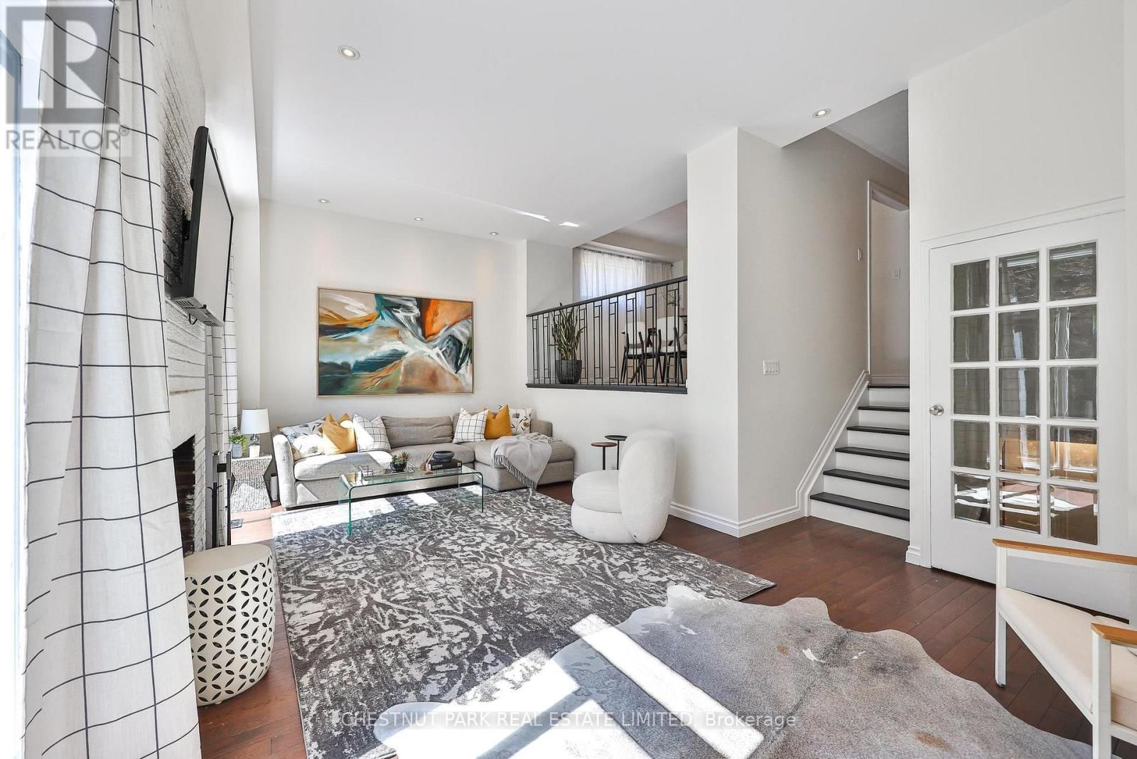 54 LOGANBERRY CRESCENT Image 6