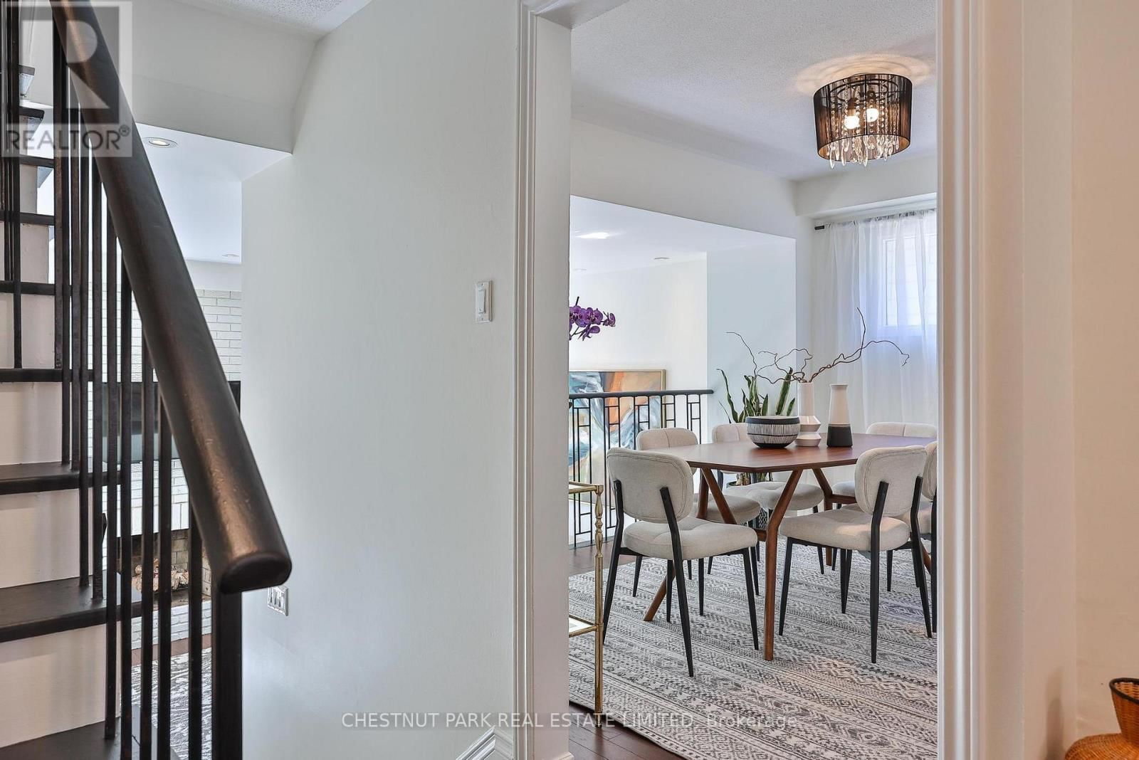 54 LOGANBERRY CRESCENT Image 7