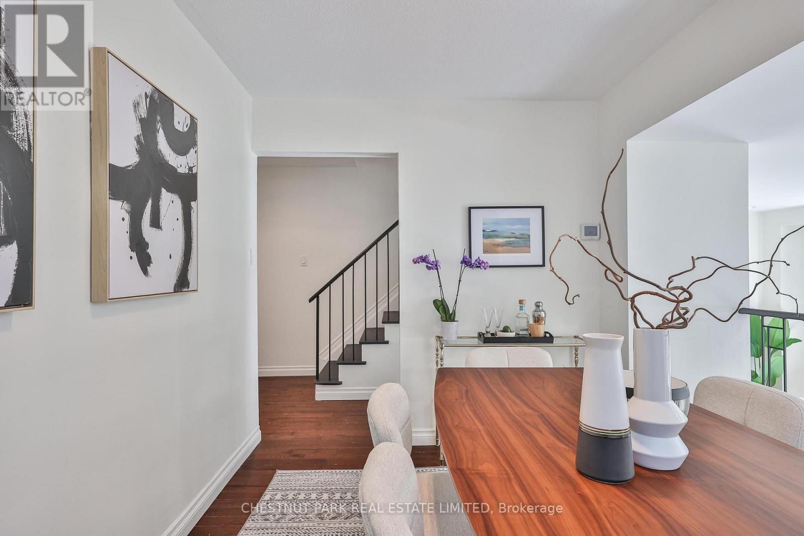 54 LOGANBERRY CRESCENT Image 9