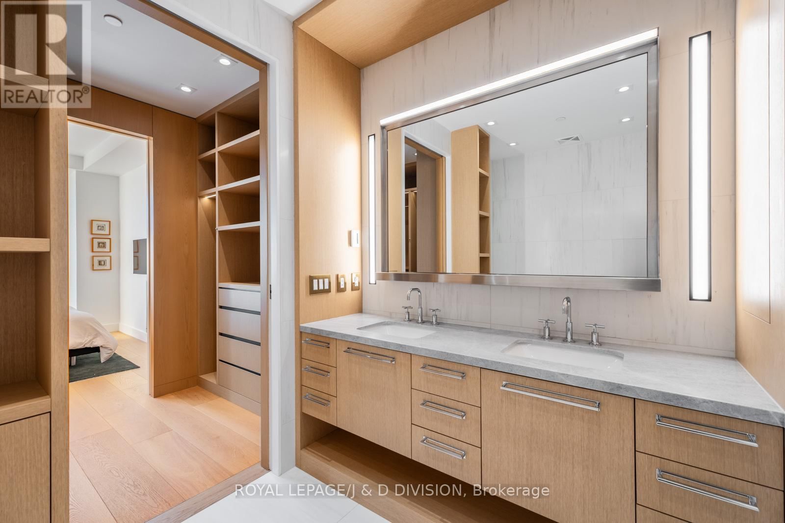 710 - 1 STRATHGOWAN AVENUE Image 17