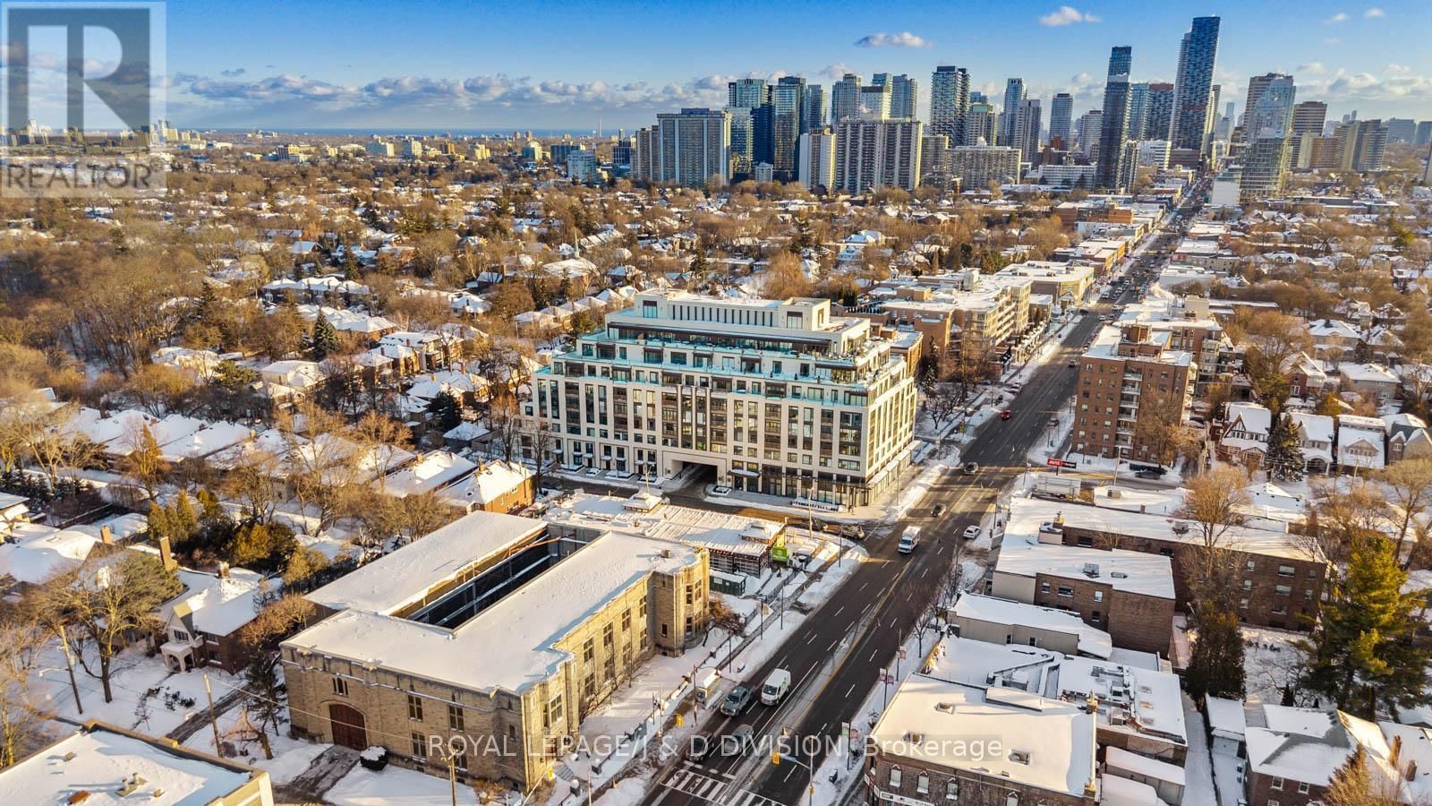 710 - 1 STRATHGOWAN AVENUE Image 2