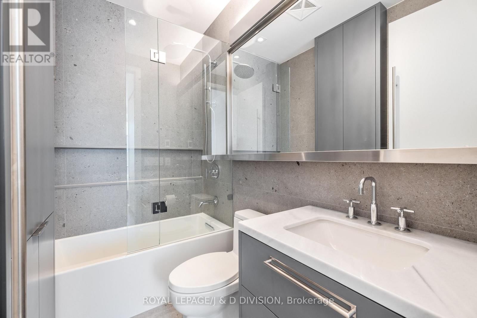 710 - 1 STRATHGOWAN AVENUE Image 20