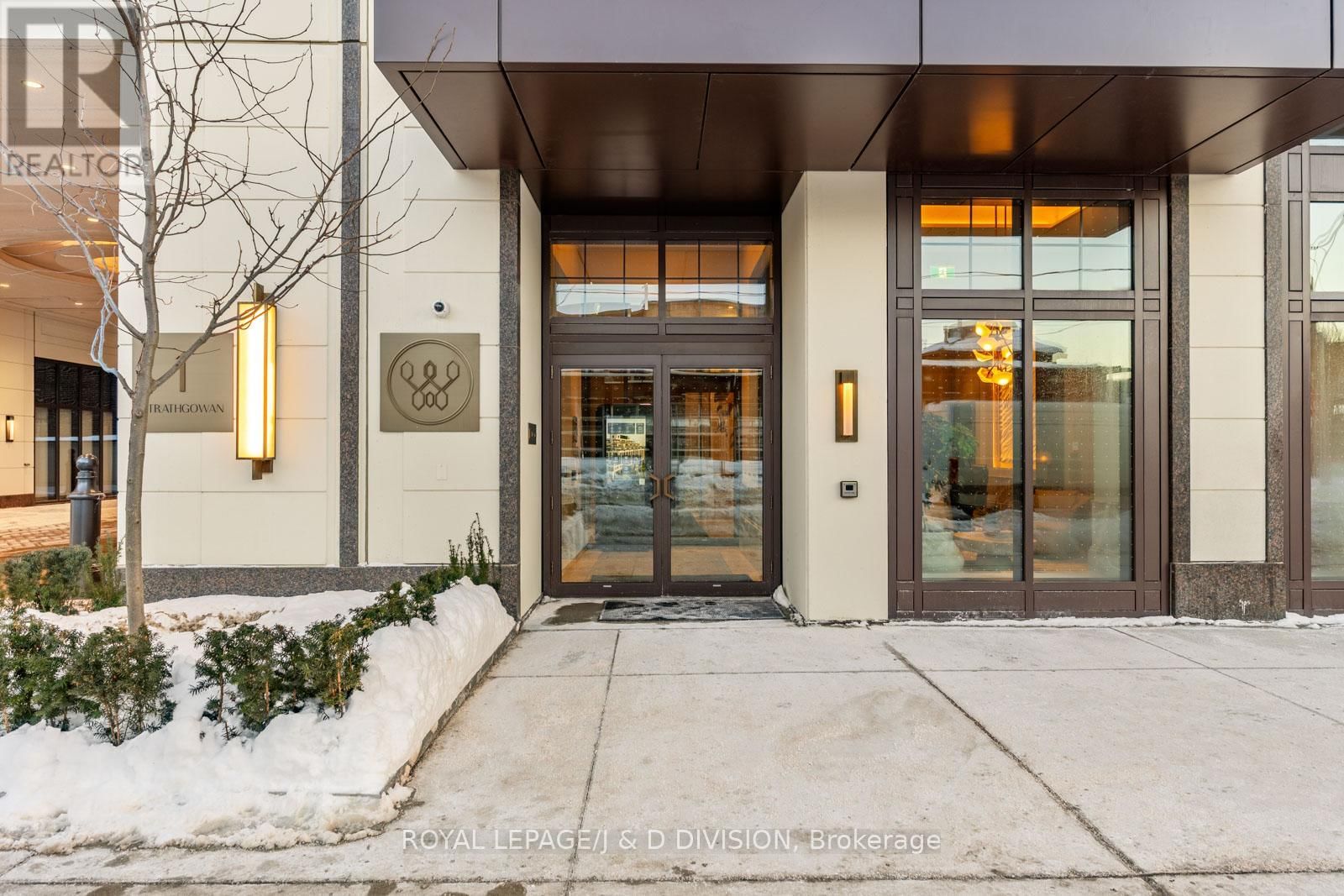 710 - 1 STRATHGOWAN AVENUE Image 21