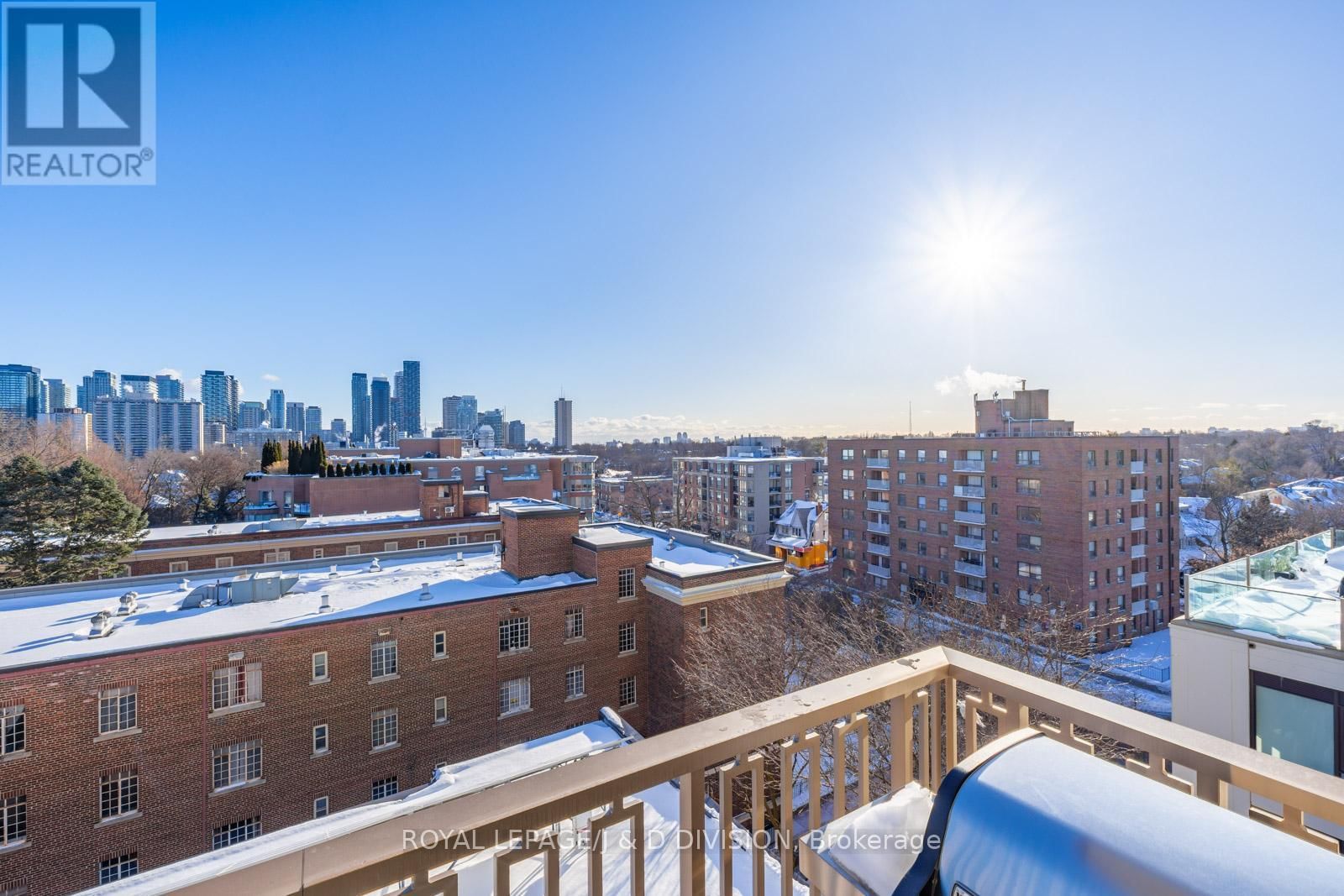 710 - 1 STRATHGOWAN AVENUE Image 22