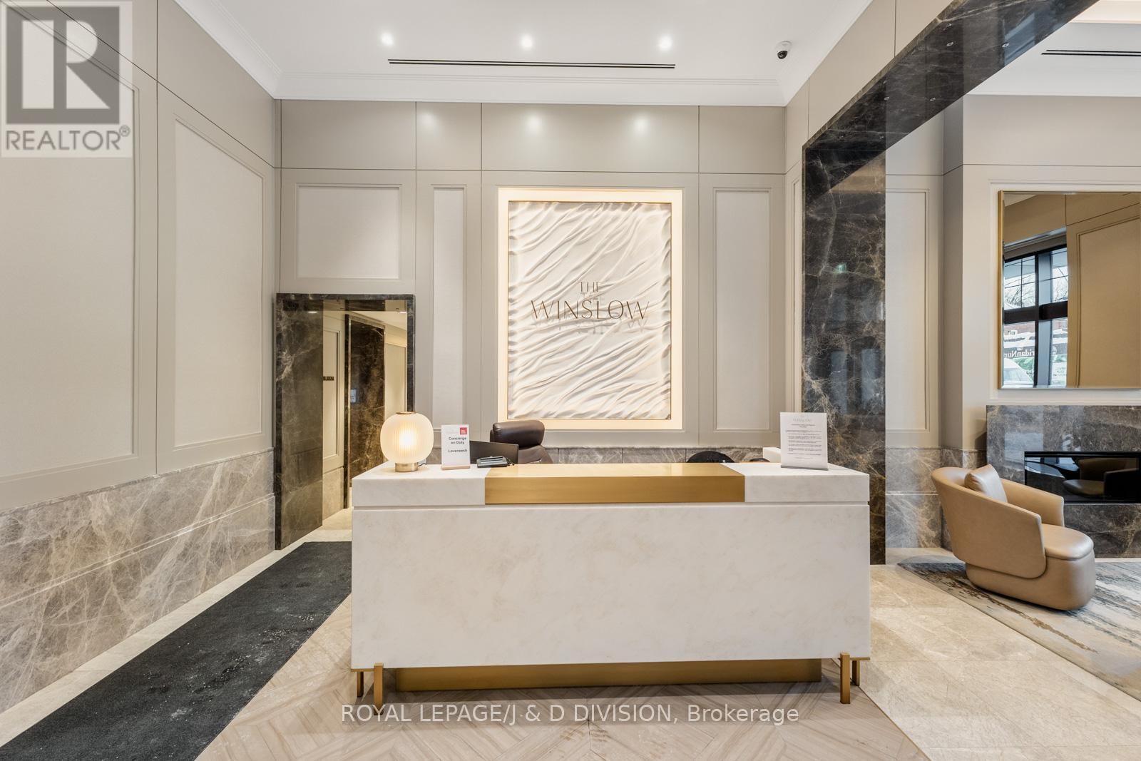 710 - 1 STRATHGOWAN AVENUE Image 26