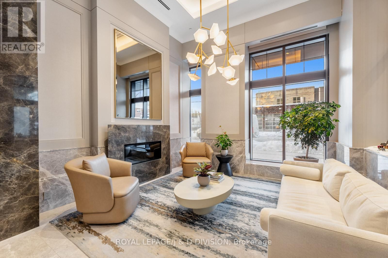 710 - 1 STRATHGOWAN AVENUE Image 27