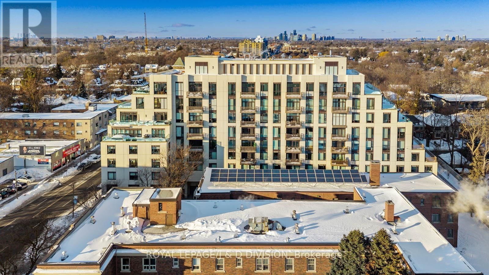 710 - 1 STRATHGOWAN AVENUE Image 32