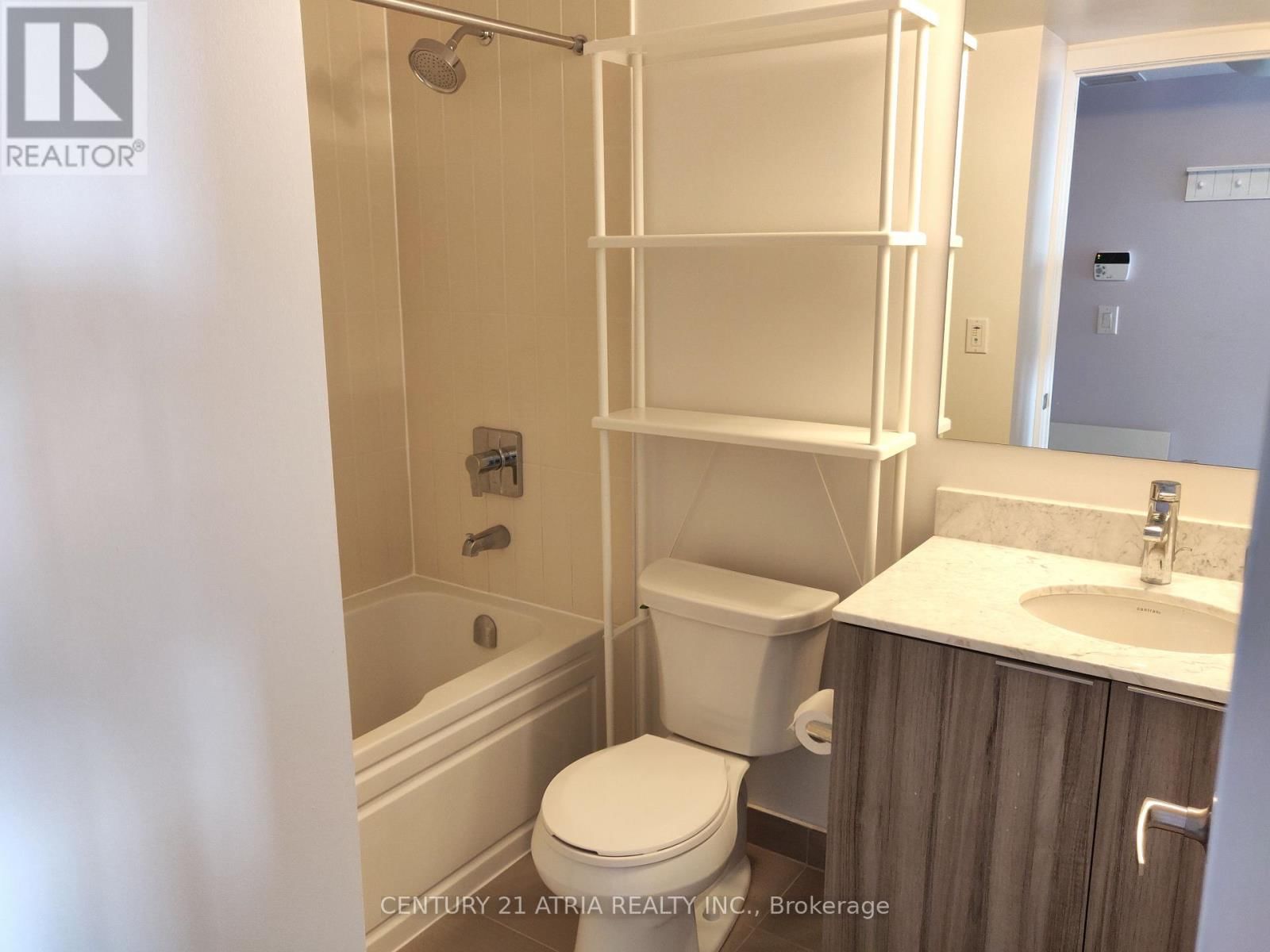 3007 - 955 BAY STREET Image 6