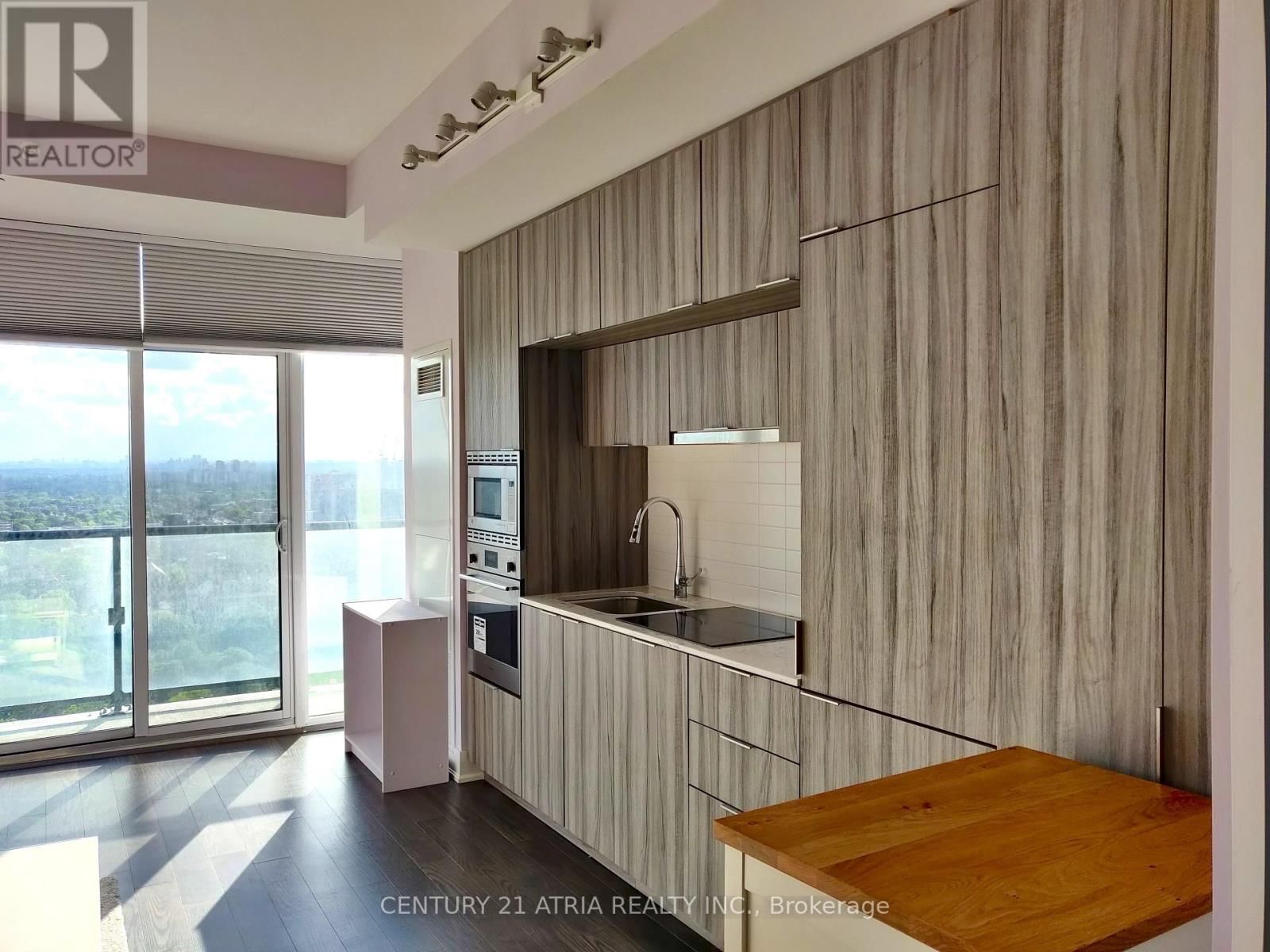 3007 - 955 BAY STREET Image 8