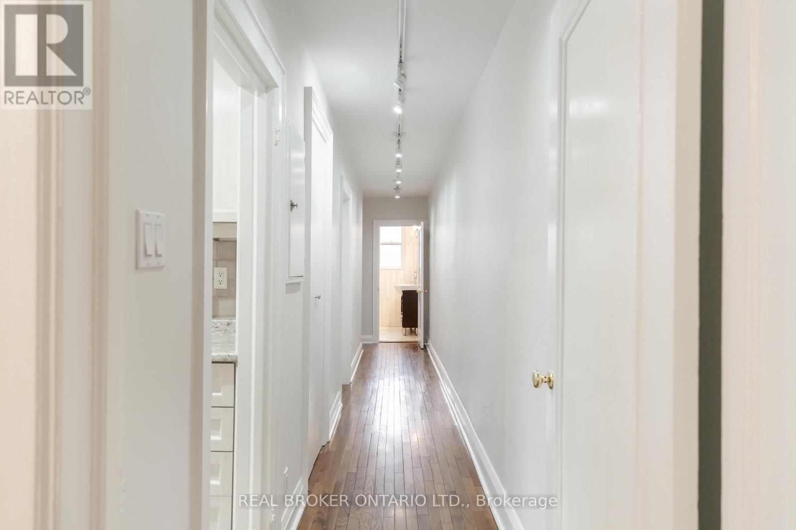 Unit 3 - 462 ORIOLE PARKWAY Image 11