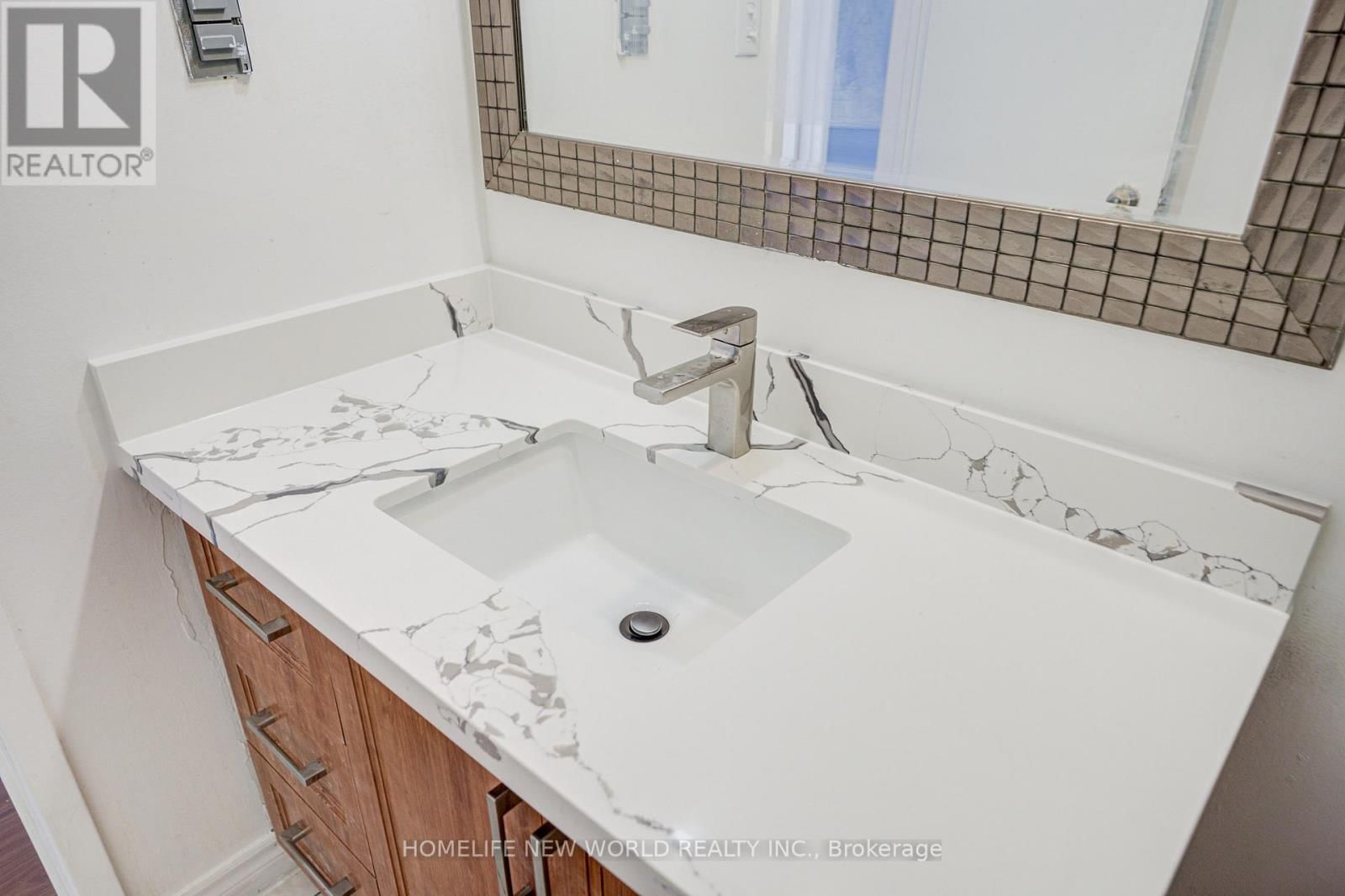 Upper - 152 MICMAC CRESCENT Image 10