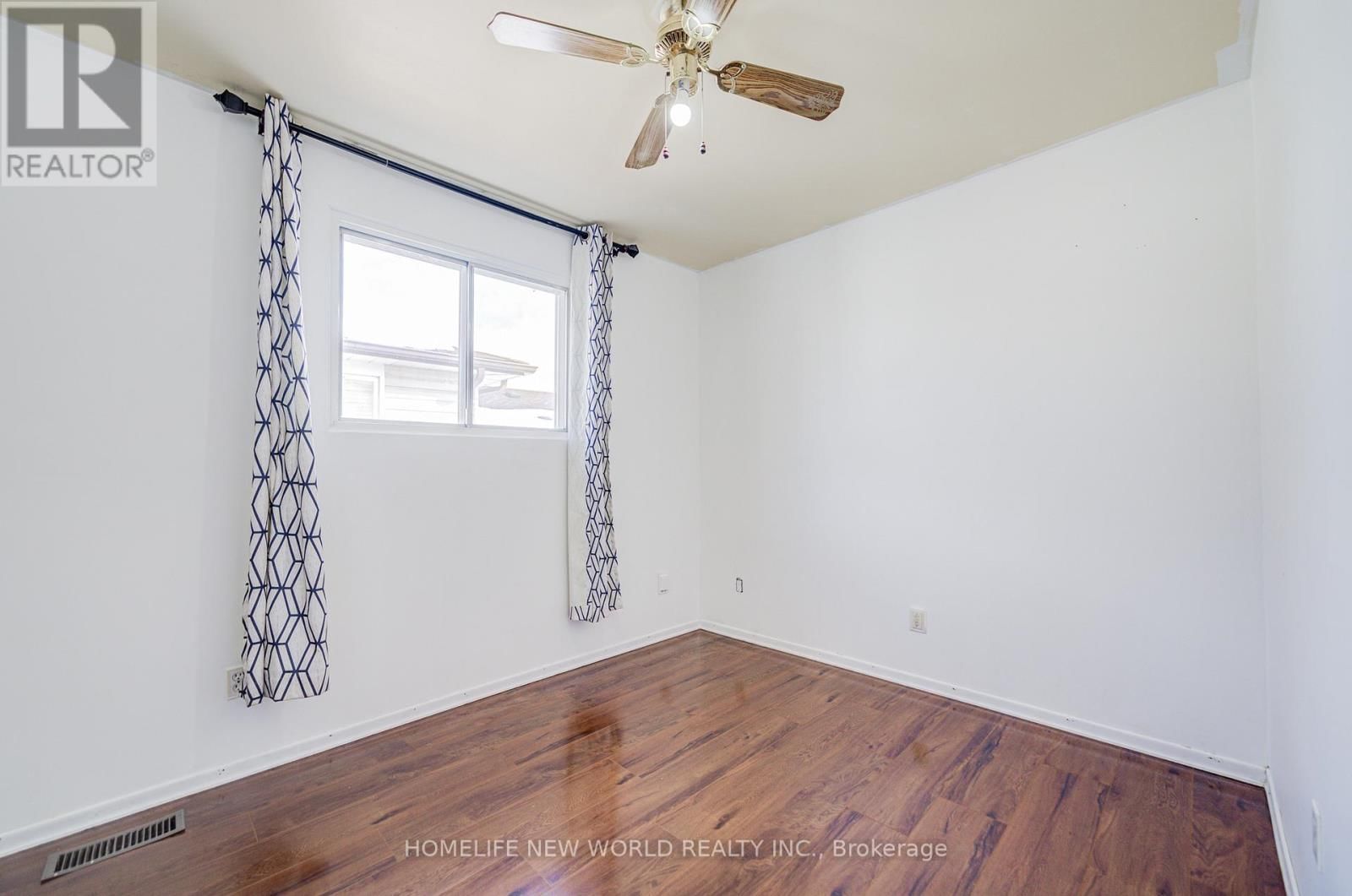 Upper - 152 MICMAC CRESCENT Image 16