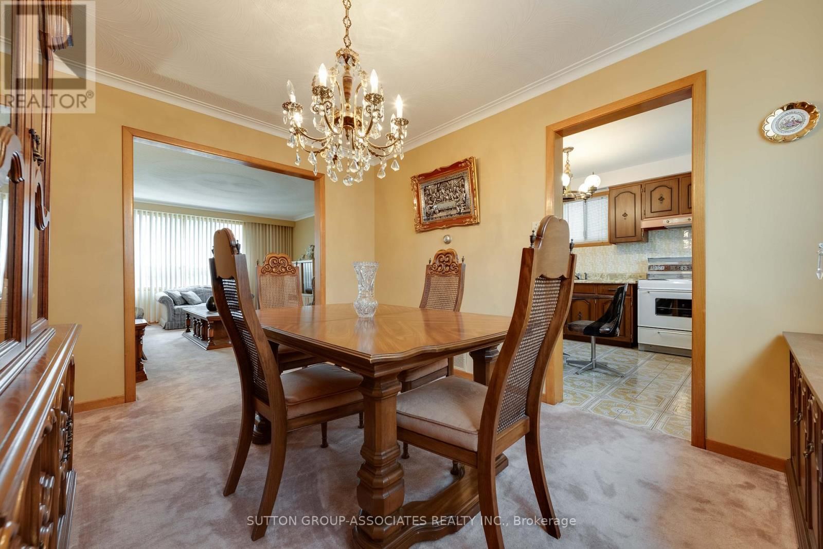 299 WYCHWOOD AVENUE Image 10