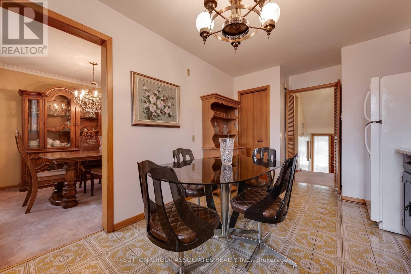 299 WYCHWOOD AVENUE Image 12