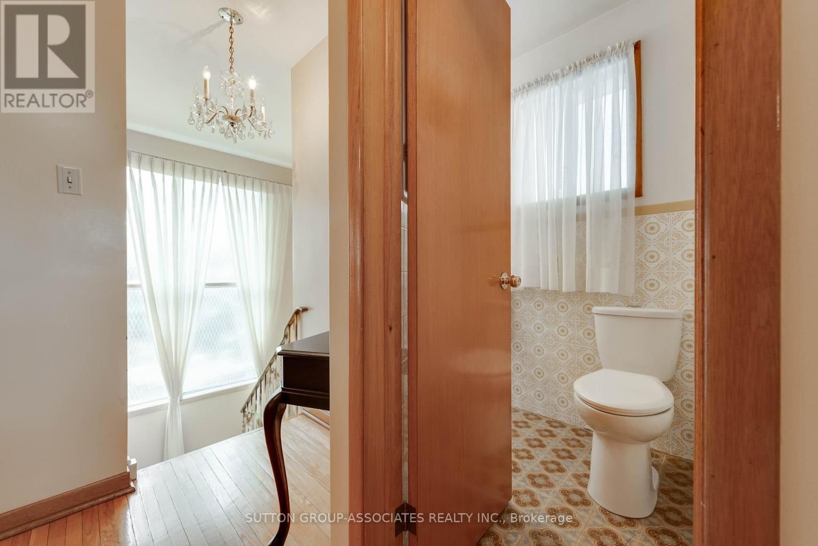 299 WYCHWOOD AVENUE Image 19