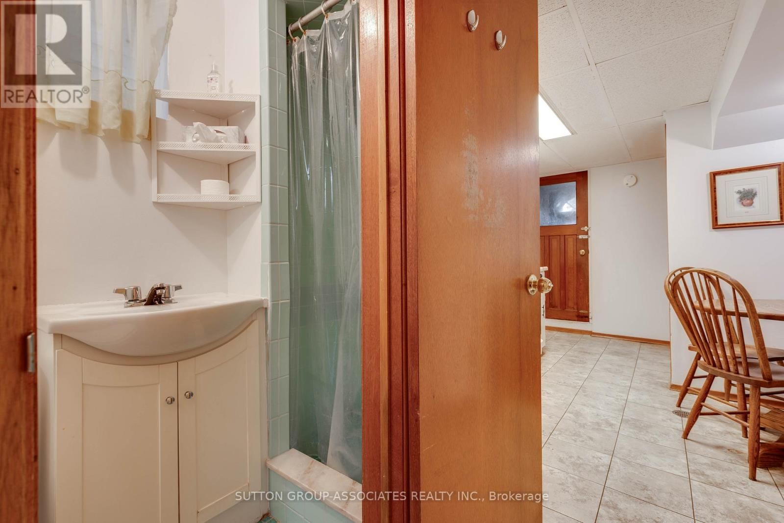 299 WYCHWOOD AVENUE Image 27