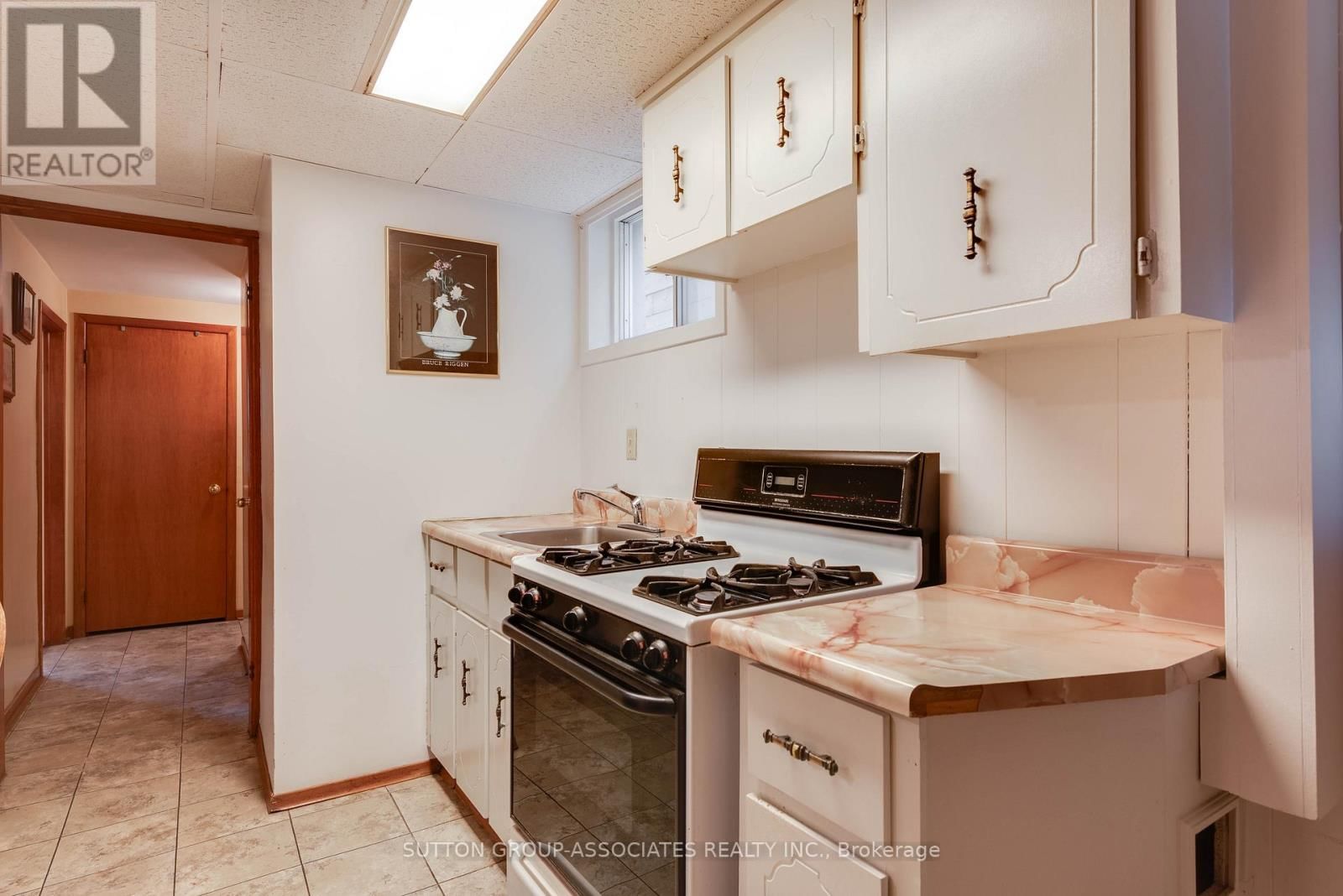 299 WYCHWOOD AVENUE Image 32