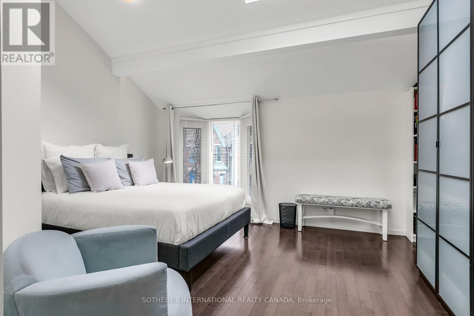 30 SWORD STREET Image 28