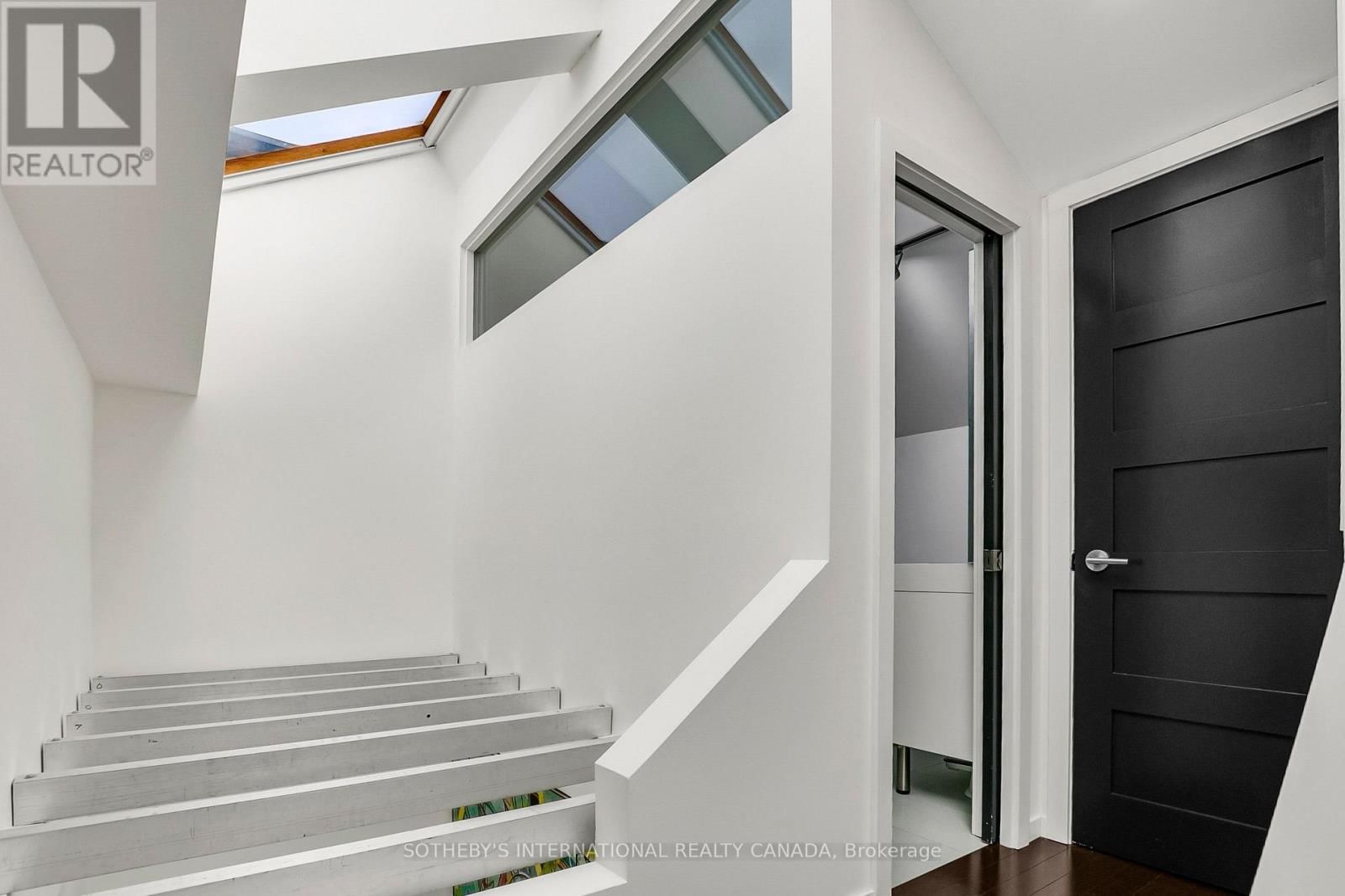 30 SWORD STREET Image 34