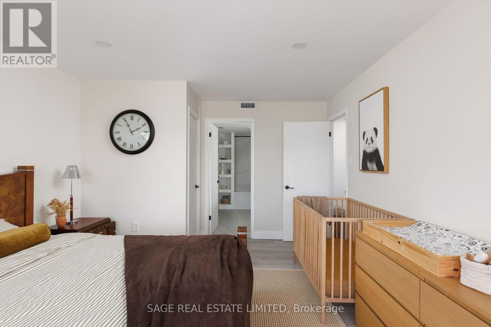 311 - 245 THE DONWAY WEST Image 38