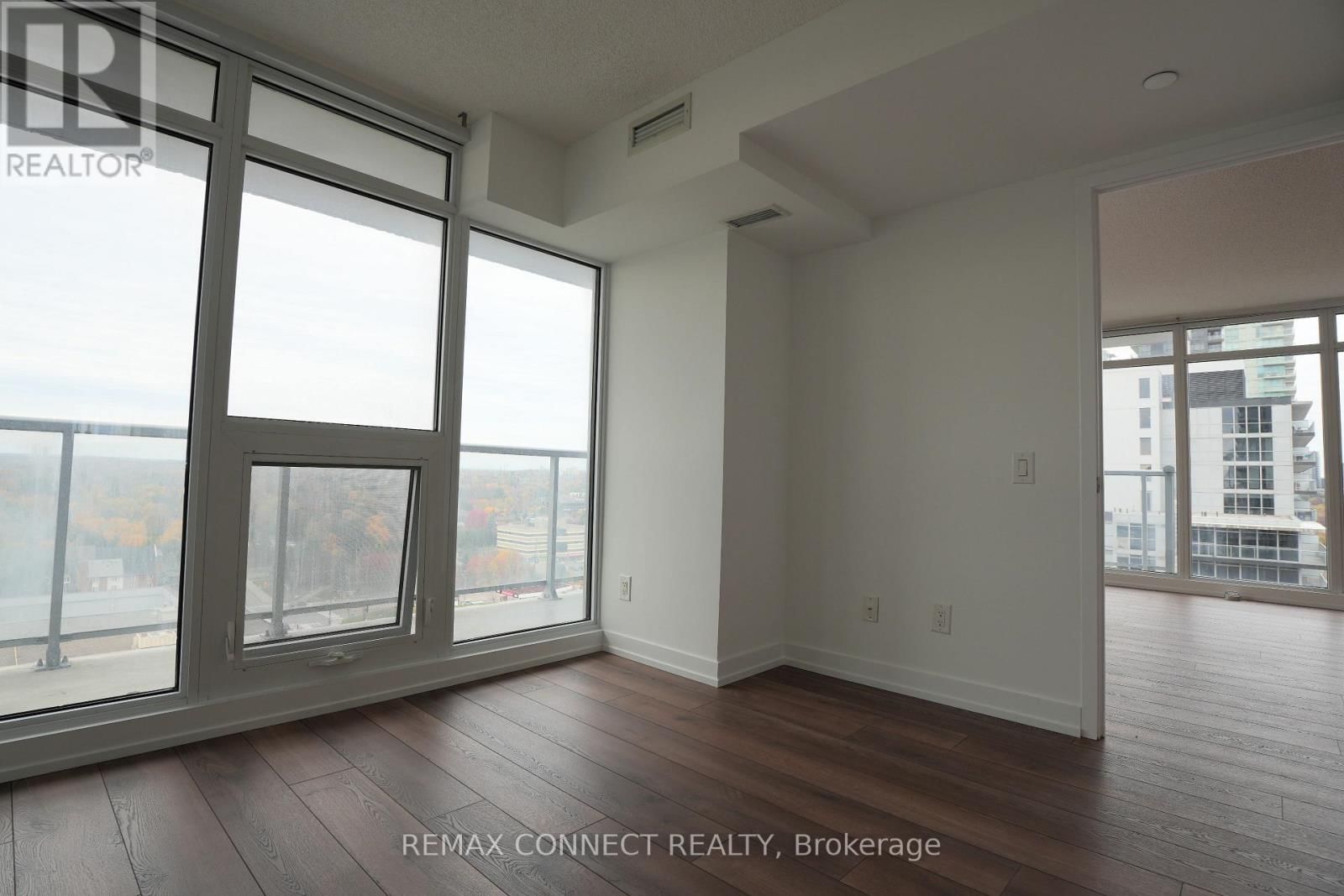 1512 - 72 ESTHER SHINER BOULEVARD Image 19