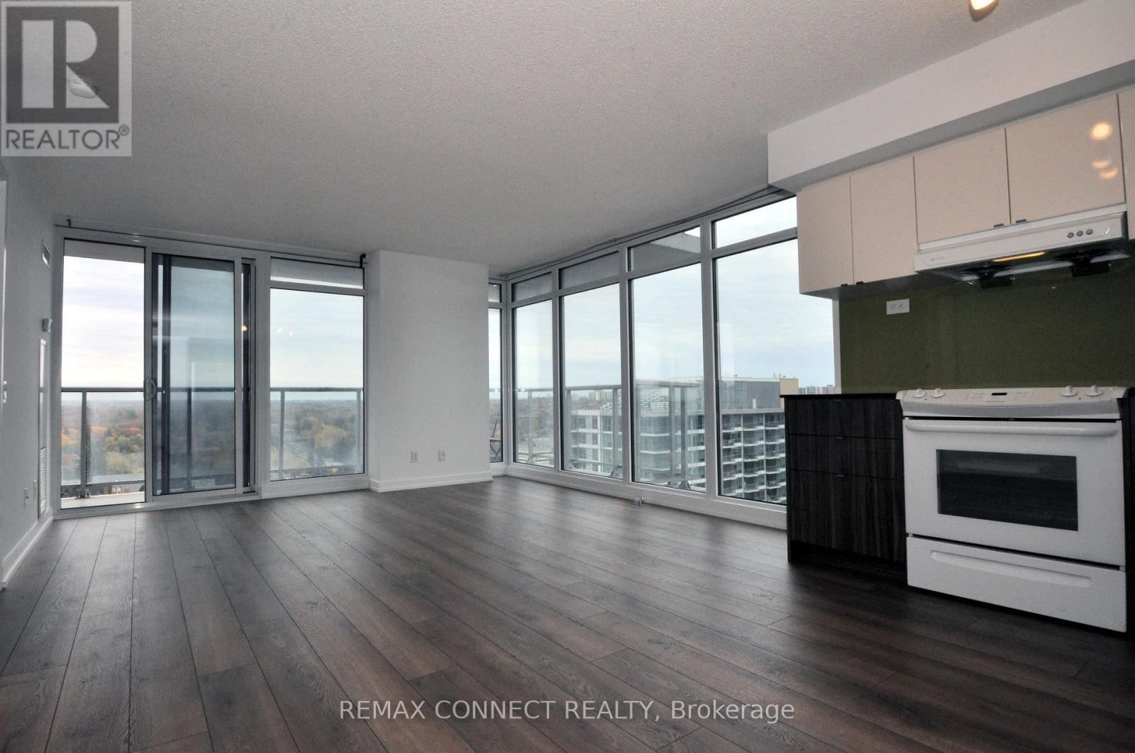 1512 - 72 ESTHER SHINER BOULEVARD Image 2