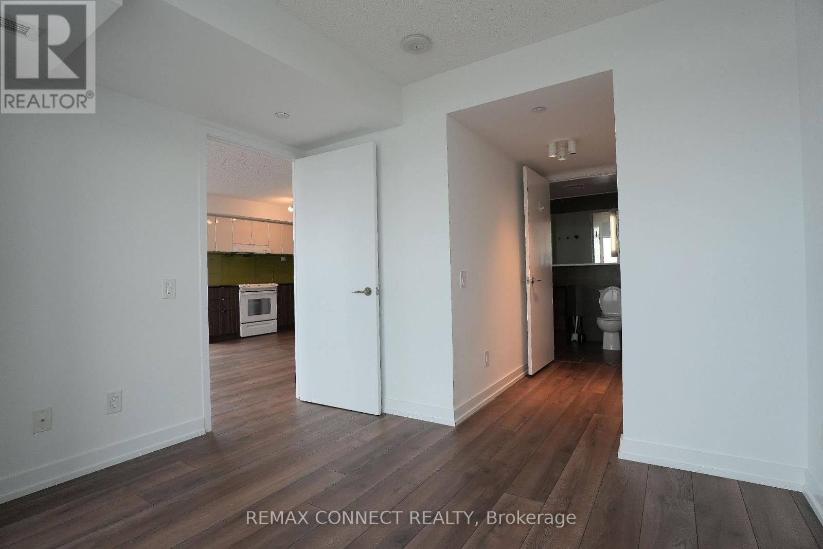 1512 - 72 ESTHER SHINER BOULEVARD Image 20