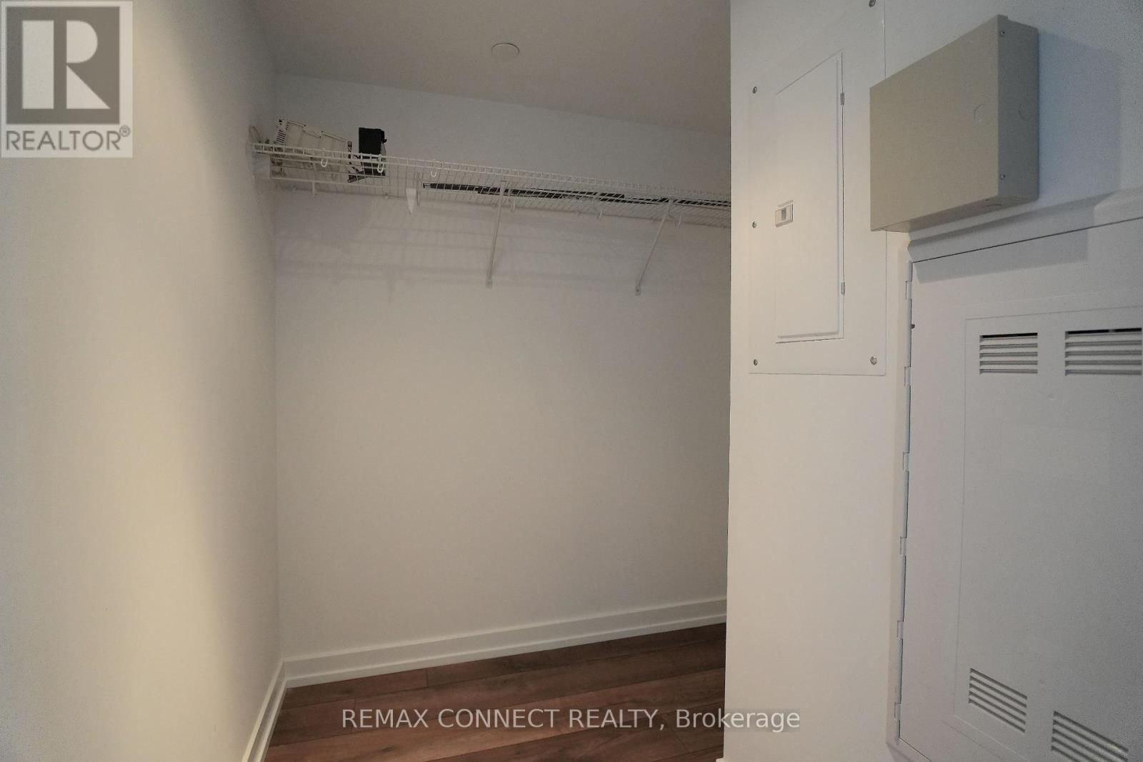 1512 - 72 ESTHER SHINER BOULEVARD Image 23