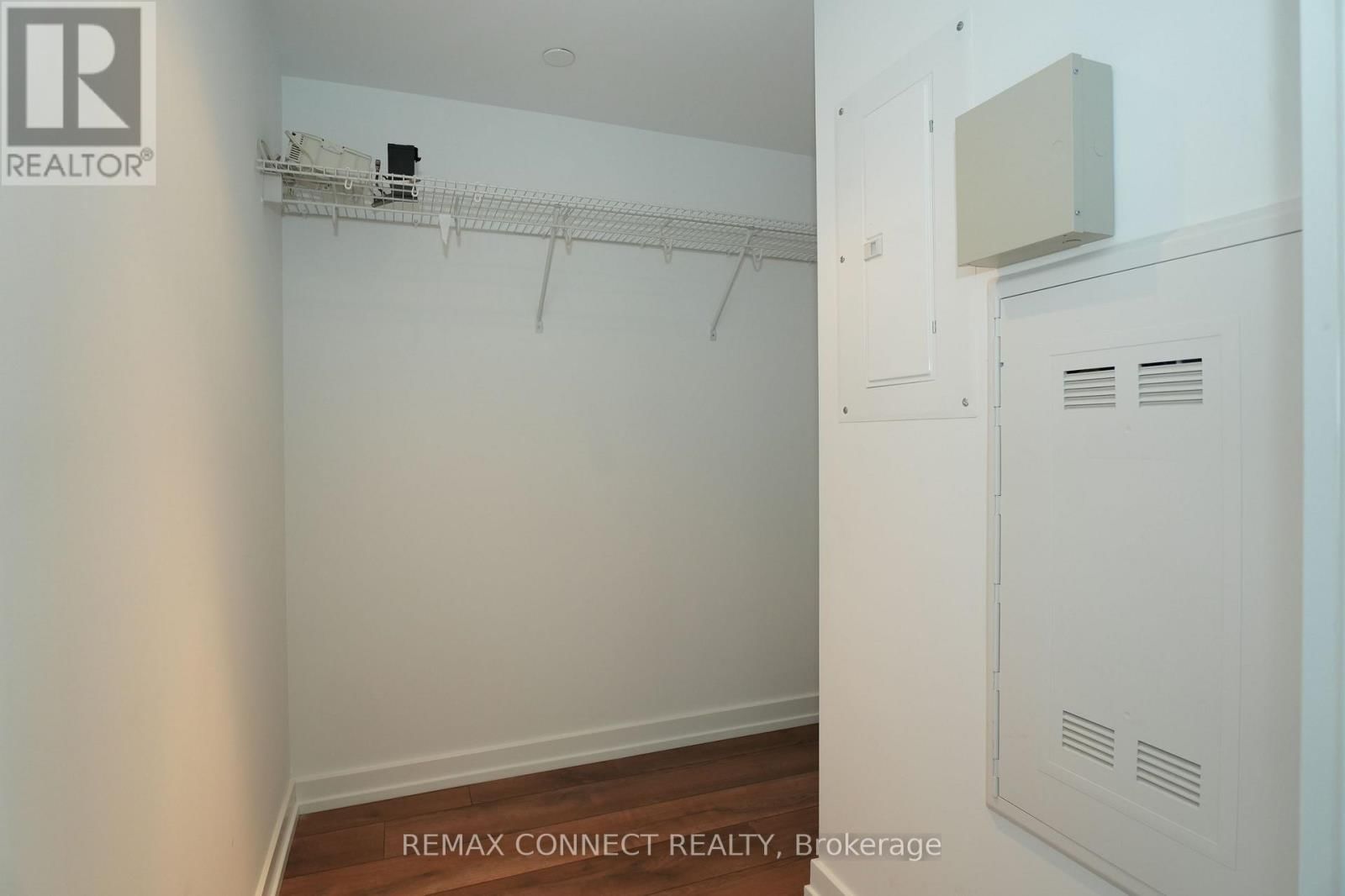 1512 - 72 ESTHER SHINER BOULEVARD Image 26