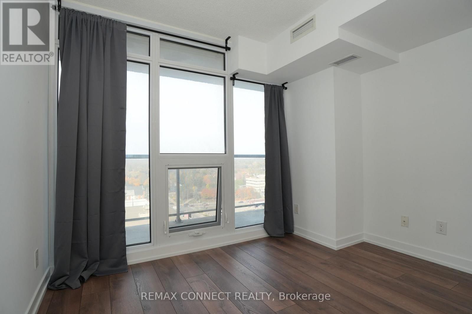 1512 - 72 ESTHER SHINER BOULEVARD Image 27