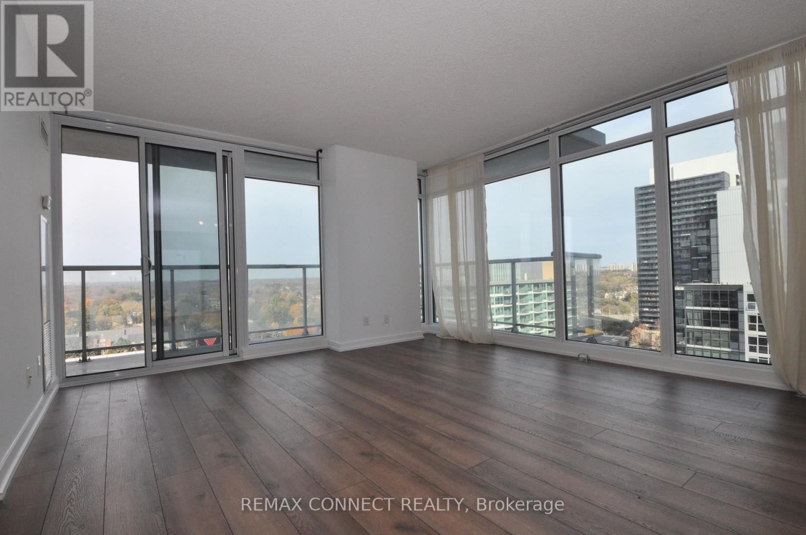 1512 - 72 ESTHER SHINER BOULEVARD Image 4