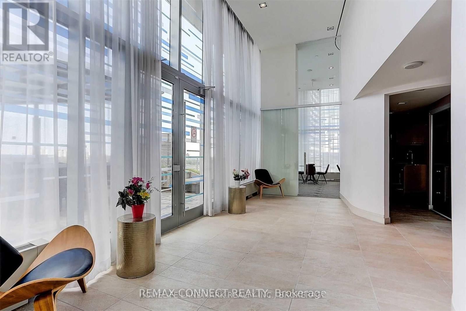 1512 - 72 ESTHER SHINER BOULEVARD Image 40