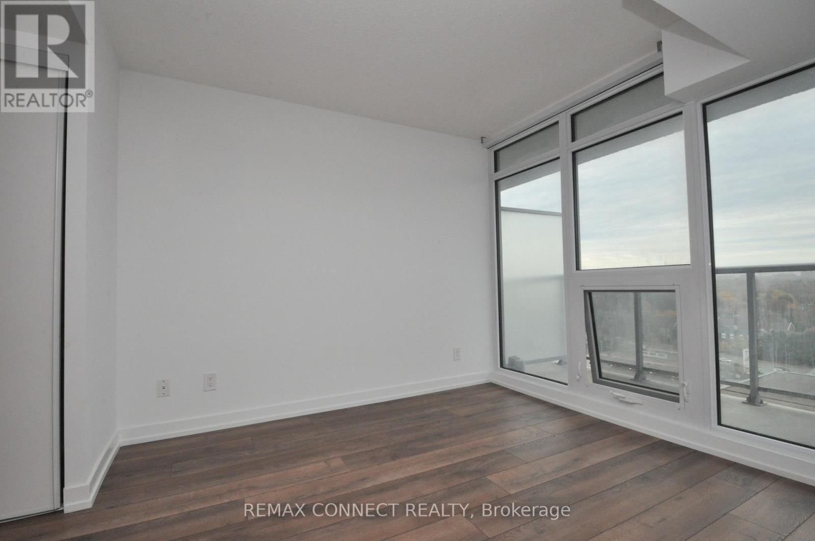 1512 - 72 ESTHER SHINER BOULEVARD Image 7