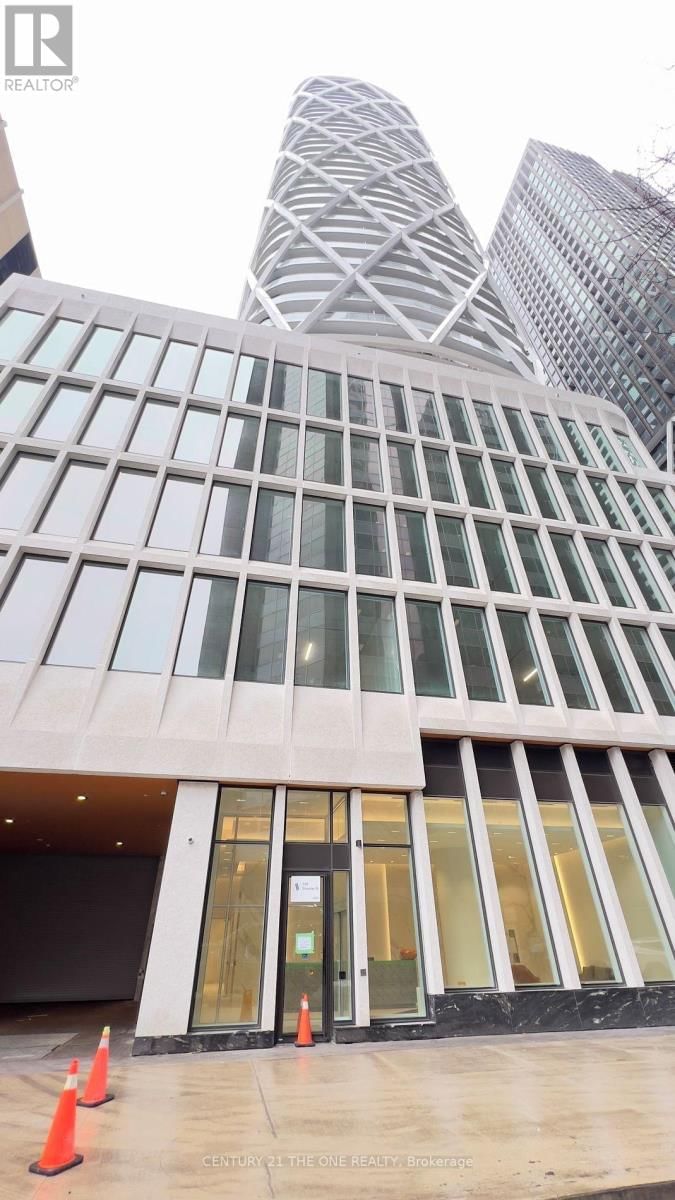 2417 - 230 SIMCOE STREET Image 1