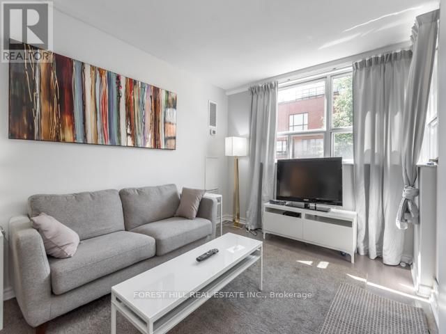 202 - 105 MCCAUL STREET Image 11